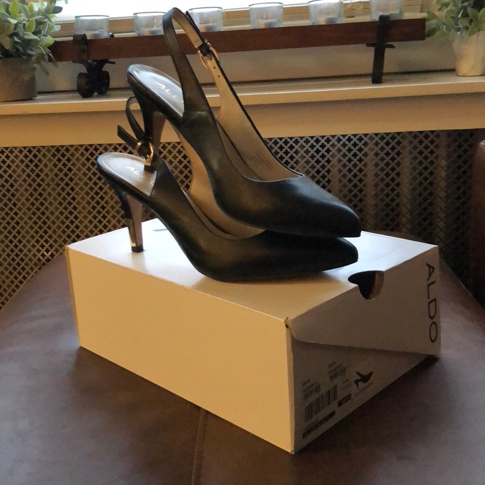 Used Aldo black heels professional!!